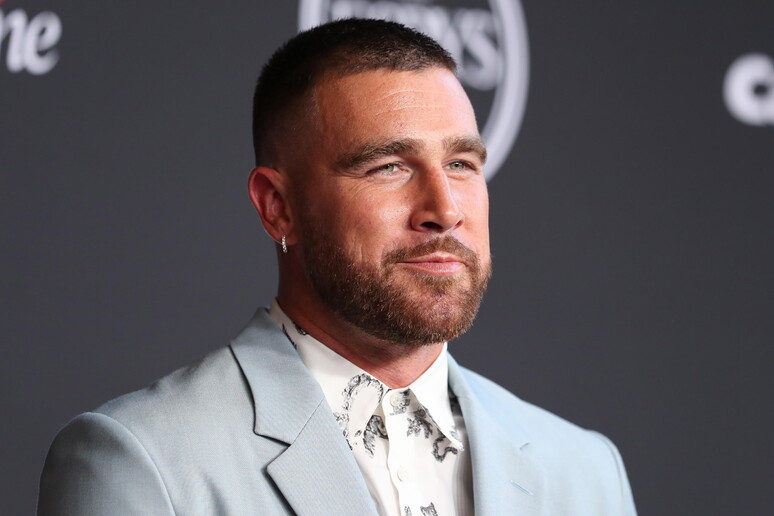 Exclusive: The Whole Dating Background of Travis Kelce...