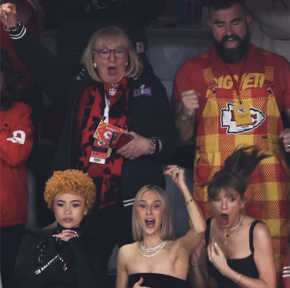  All the Feels: The Vibes Are Immaculate as Mama Kelce, Jason, and Taylor Couldn't Contain Their Joy After the Chiefs' Fantastic Comeback!