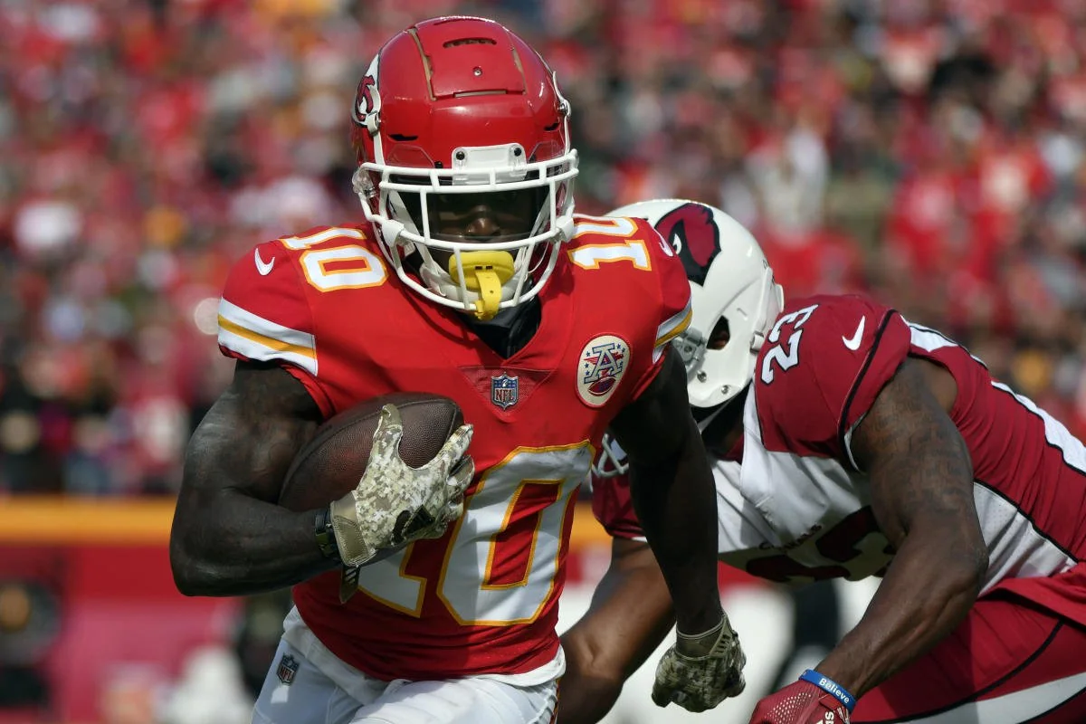 In a recent interview,Tyreek Hill opened up about his feelings of frustration and disappointment, admitting that he has struggled to find his place in the midst of the Super Bowl hype. "I feel like the sad little brother sometimes," with the Chiefs in the Super Bowl.
