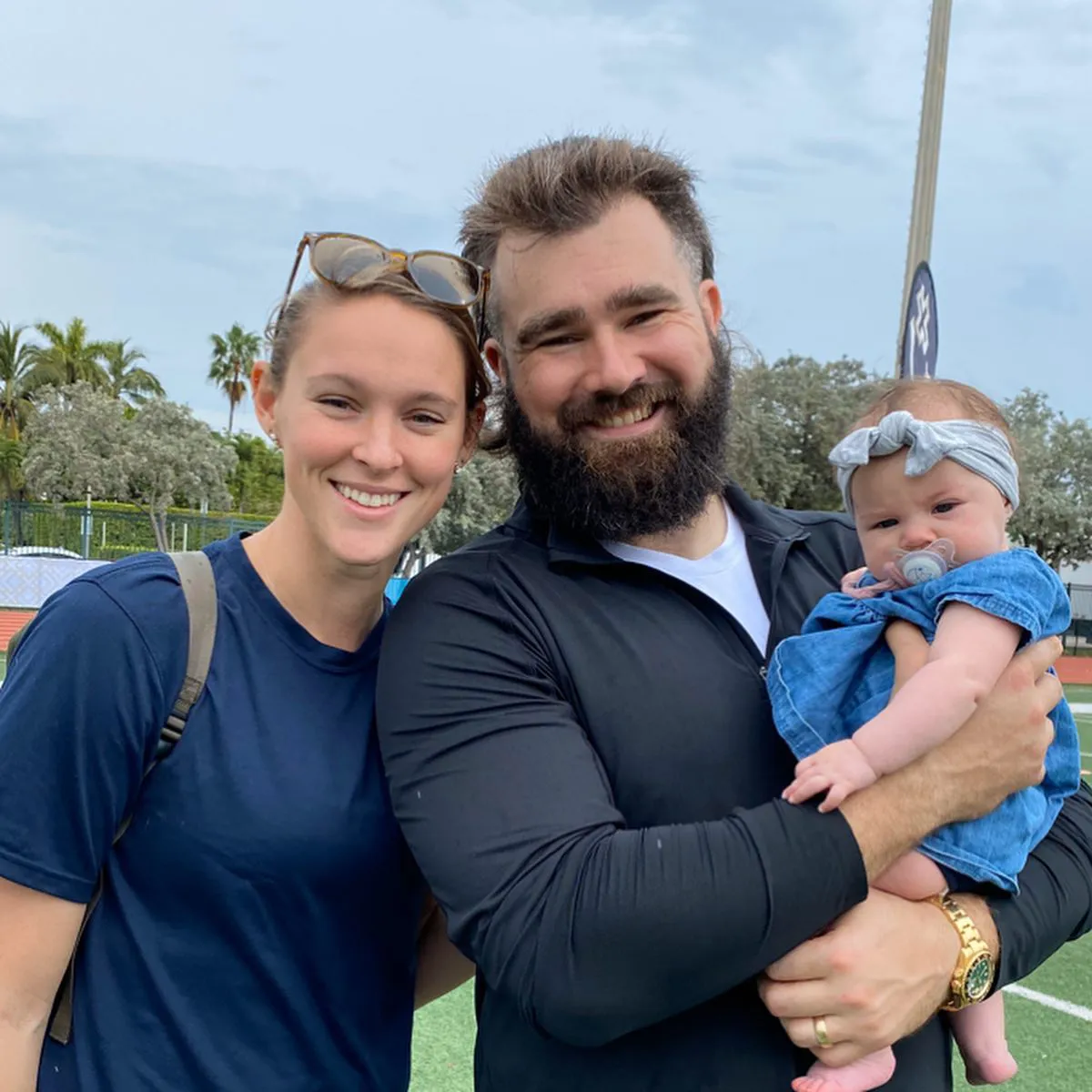 Revealing the sweet-but-akward beginnings of their love story, Jason Kelce Reflects on how he Met His Wife Kylie on Tinder — and Fell Asleep at the Bar on Their First Date, Termed it the Kelce's Charm