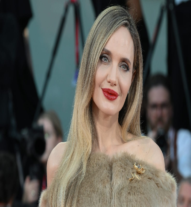 Hollywood Reports Very Sad News About Angelina Jolie