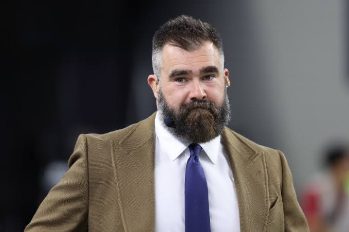 BREAKING: NFL World Left Heartbroken as Travis Kelce Confirms the Sudden Death of Beloved NFL Legend Jason Kelce